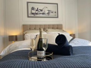Glamorous Sea Blue Suite - Near Harbour Front